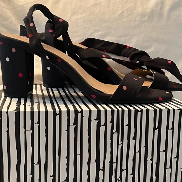 torrid Shoes Black Ankle Wrap Chunky Heel Sandal Size 2 Torrid